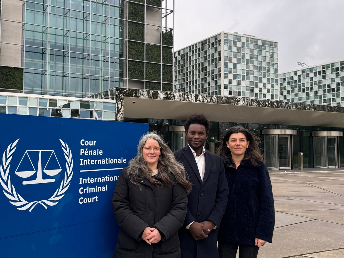 ECCHRBerlin's tweet photo. Together with @RefugeesinLibya, we are here at the @IntlCrimCourt (ICC) to follow up on the crucial investigation into #CrimesAgainstHumanity against migrants &amp; refugees in #Libya. We are committed to achieving justice and accountability, no matter how long it takes. Learn more🧵 https://t.co/XOdI6v50OP
