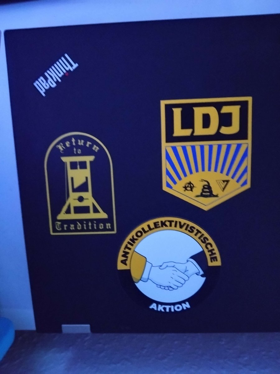 trust_fireball's tweet photo. @AnkapStore @MLPoffiziell Passen perfekt zu meinem "Return to Tradition" sticker. https://t.co/CX1E7ttkq3