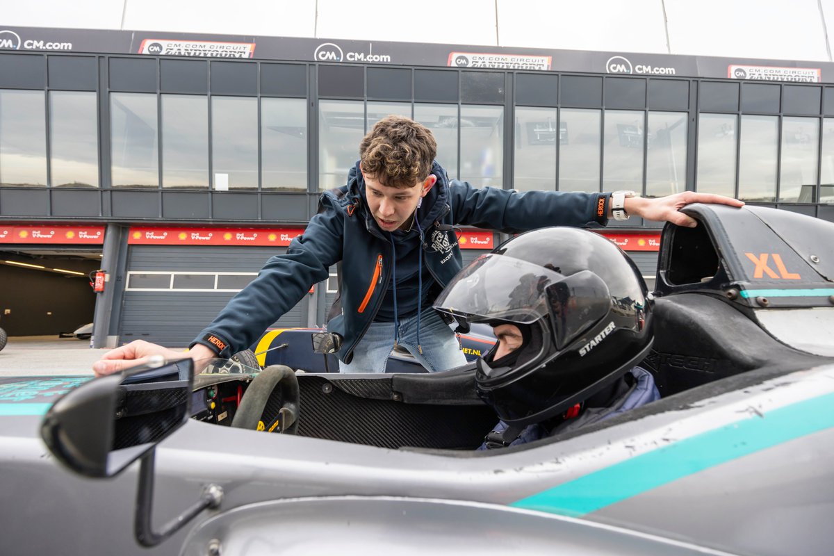 RacePlanet's tweet photo. We hebben de eerste Race Experiences van het seizoen achter de rug! ✅

We mochten meteen met drie achtereenvolgende dagen van start. 💪 Ook een hele dag zelf rijden op Circuit Zandvoort? Check dan onze kalender en boek jouw Race Experience! 👇
https://t.co/fTGR4xsSLM https://t.co/mlE7tGziTY