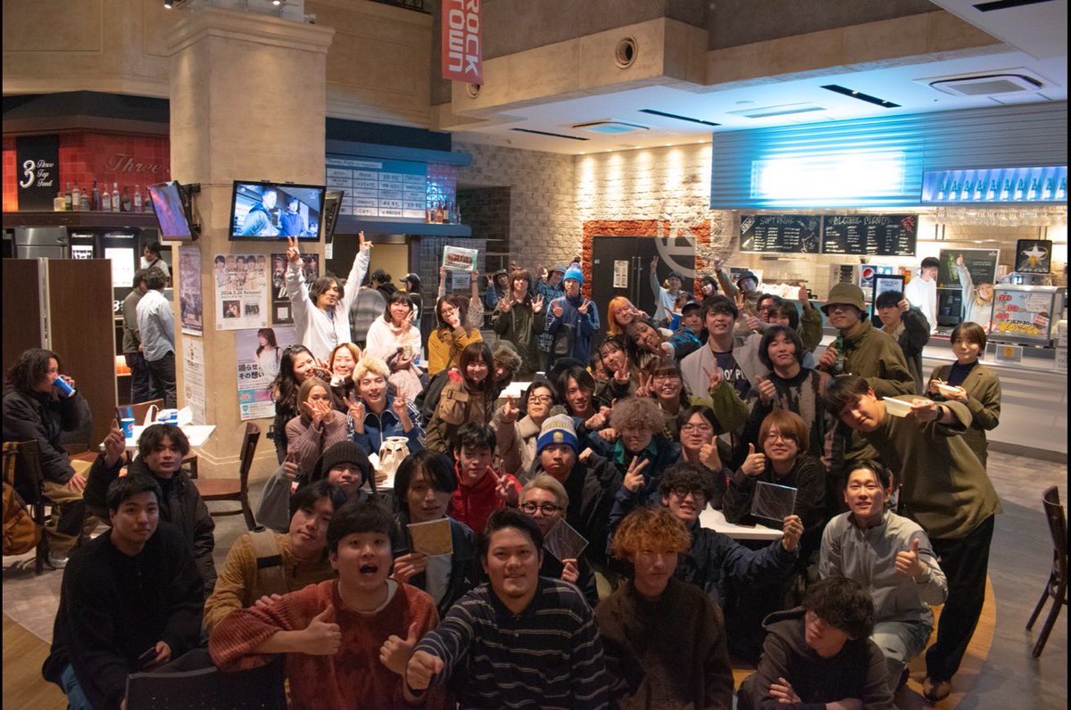 MegaloFizzy tweet media