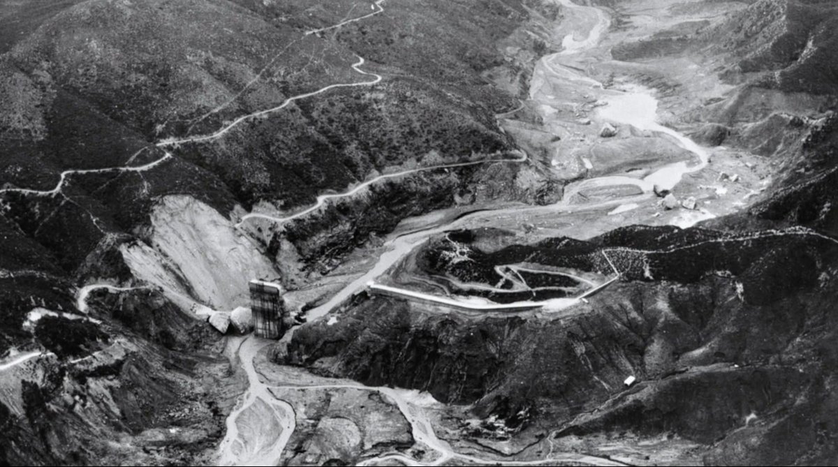 Mar 12, 1928: The St. Francis Dam collapsed, the second deadliest disaster in California history. “At two and a half minutes before midnight on the 12th of March 1928, the lights in Los Angeles flickered,' @AmExperiencePBS. pbssocal.org/shows/american… #StFrancisDam #CAhistory