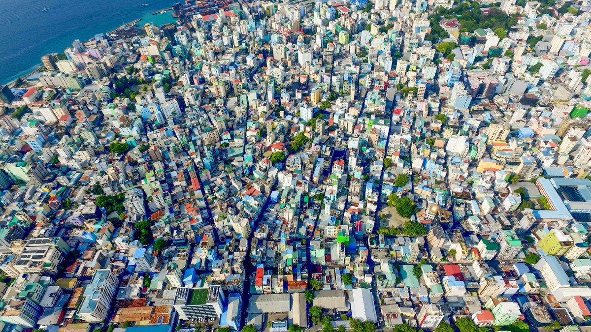 Climate change poses unique challenges to Small Island Developing States like the Maldives 🇲🇻 The @UN Joint SDG Fund programme in #Maldives is exploring the possibilities to utilise translational science to understand the impacts of #climate change. 🔗jointsdgfund.org/article/buildi…