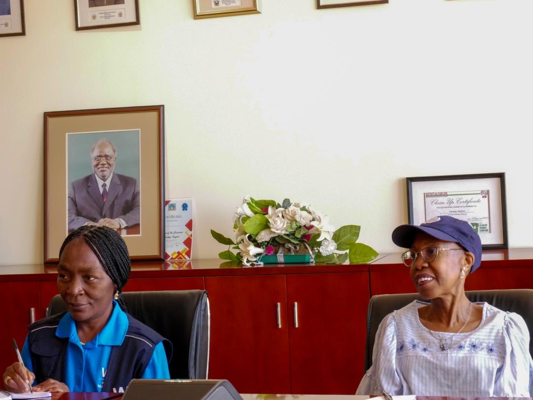 The UN Resident Coordinator @hphororo met Hardap Gov. She also, visited Stampriet Primary School & the Hardapriculture Water and Land Reform officials and discussed UN supported projects in the Region. She also, visited Stampriet Primary School & the Hardap Correctional Facility