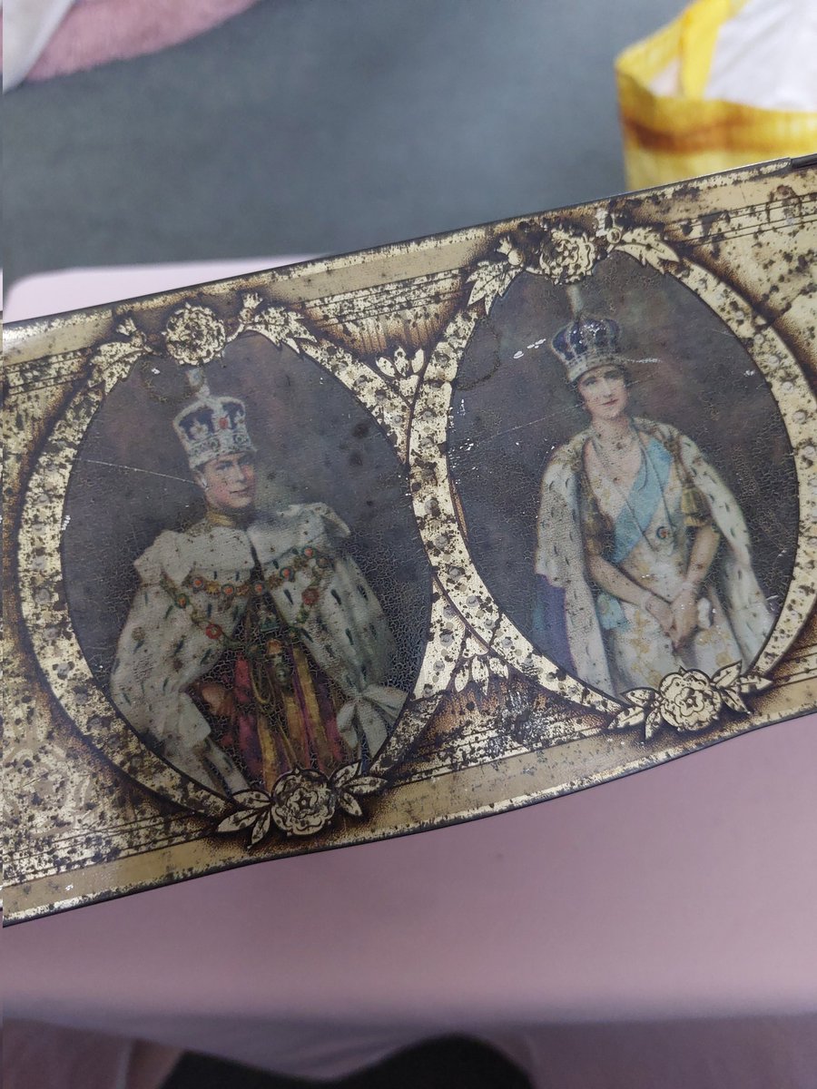 Selling my vintage Royal souvenir 1937 Bee Bee Biscust Tin Pot to celebrate the Coronation of King George Vl & Queen Elizabeth £35 incuding P&P DM for more details and to buy UK Only