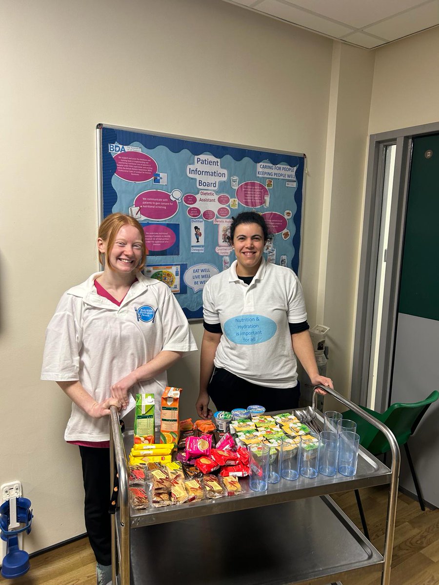 Nutrition & Hydration Week at @CV_UHB
Snacky Tuesday.
Having a lovely time today providing extra snacks on our ward this morning ☺️☺️.
@cav_dietetics @BDA_Dietitians
@NHWeek 
#snackytuesday
#NHWeek
#Hydration
#nutrition