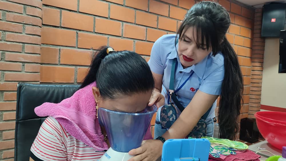 CorpoelecInfo's tweet image. ⚡️ 𝔹𝕒𝕣𝕚𝕟𝕒𝕤

Para honrar el Día Internacional de la Mujer,  #Asoelec y @FasmeeOficial  realizaro una Gran Jornada Integral, donde desarrollaron actividades para reconocer la importancia de la energía femenina en el sector eléctrico.