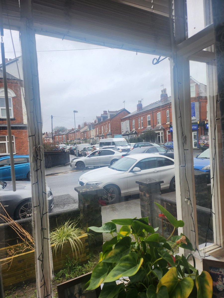 Claire Spencer 🐙 tweet media