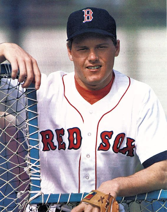 AlTheBoss03's tweet photo. Name an athlete who played on both sides of a rivalry.
I'll start: Roger Clemens. https://t.co/zK1JIvxB79