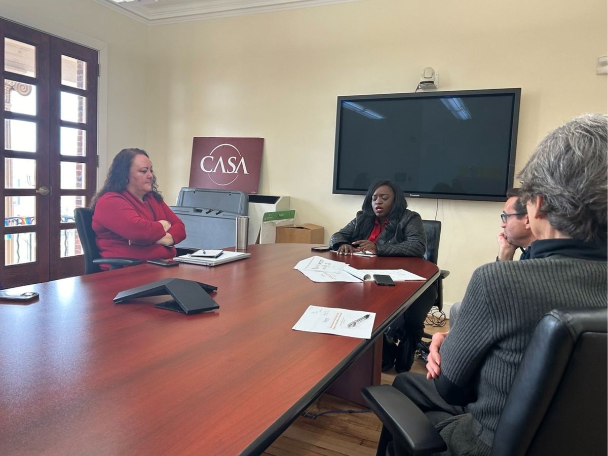 Thank you to Prince George’s County Council Member @CMWalaBlegayD6. She visited CASA’s Multicultural Center in Langley Park. She met with CASA members taking ESOL classes 📚and discussed healthcare needs in the county with CASA leadership. 🩺💡