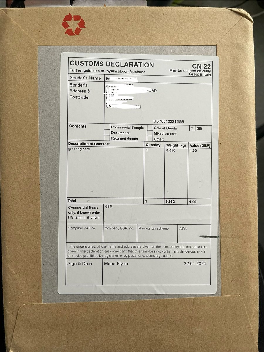MariaFlynnArt's tweet photo. @Postvox Can you please explain why this was returned to me? It was only greeting cards for family in Ireland?! https://t.co/NYfxeKSE5i