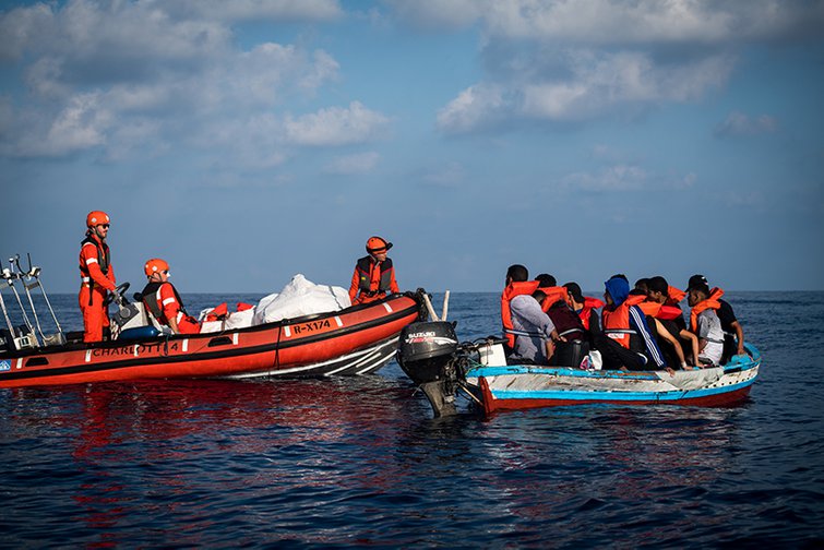 🎉 New #JIED article: ''Exploring the ‘Blurred Boundary’: Human Smuggling and Trafficking on the Central Mediterranean Route to Europe'' by @AlexandreBish, @DrEllaC, @P_W_Walsh & @criminexus 👉Read it here: doi.org/10.31389/jied.…