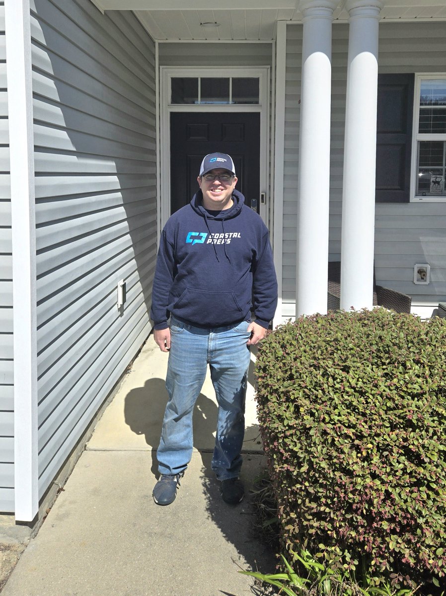 CoastalPreps's tweet image. Leland, ready or not here I come!

It has taken a lot of hard work to get to this point, but I closed on my first house this morning! I’m super excited about moving across the bridge to a more centrally located area to all 19 high schools I cover. Can’t wait to get all moved in!