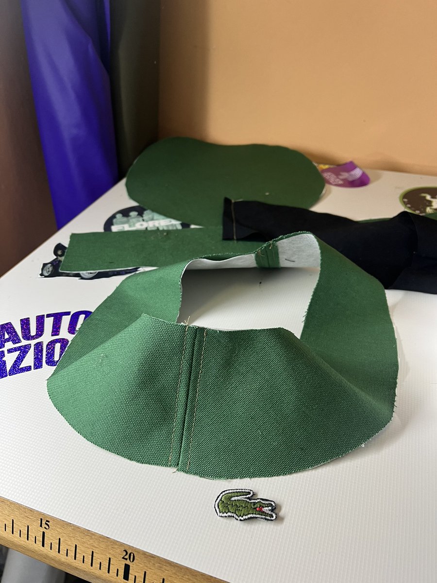 vanhoastudio's tweet photo. Hier j’ai cousu mon premier béret 🤮 https://t.co/y52GXpUb7d