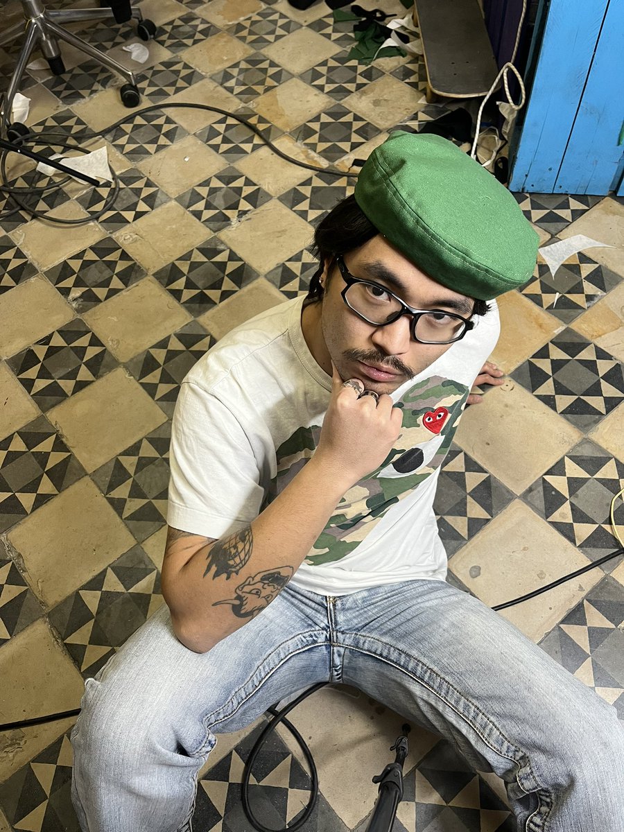 vanhoastudio's tweet photo. Hier j’ai cousu mon premier béret 🤮 https://t.co/y52GXpUb7d