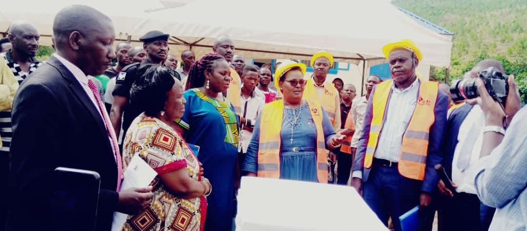 The State Minister for LG, Hon.Victoria Rusoke has today launched a Multi billion Kaizikasya Gravity Water Flow & Sanitation project under the Local Economic Growth Support (LEGS) Project in Kyenjojo DLG.The clean water project will alleviate water scarcity.@MoLGUganda,🙏