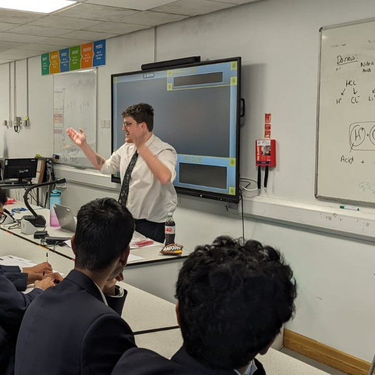 MA_ScienceDept's tweet photo. BSW Day 1: Students explored the paleontology career by going on a journey through time to discover how life evolved from species in the past, while also putting species back in their right time period🦖🦕🌍 #BSW #Time

@KEV_Science 
@McrAcademy https://t.co/yx4UEtCx4d