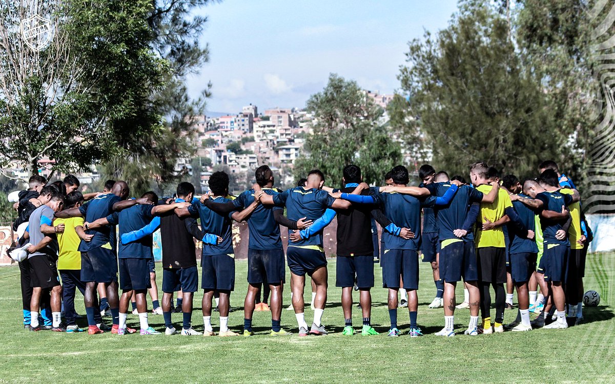 CDAuroraOficial's tweet photo. 🟦CERRAMOS PRÁCTICAS⬜
Mañana jugamos en casa⚽ Vamos todos al Capriles y no dejemos de alentar💪
#VamosAurora #FaltaUnDía #VamosAlCapriles
#Alentemos https://t.co/iVSxddfSzy