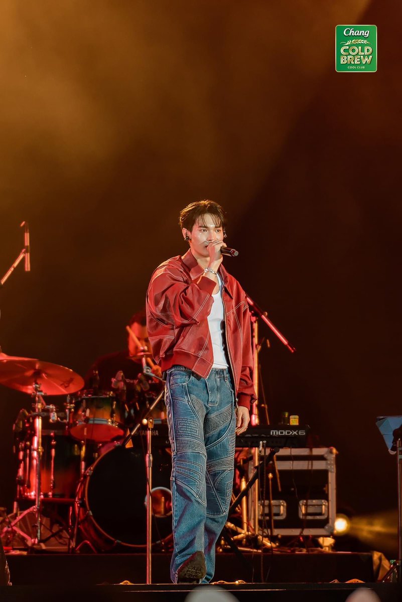 อุ้ยยยยย เพจช้าง ลงรูปไบร์ทวินงานเวสป้าด้วยอะะะ สนใจพรีเซนเตอร์คู่มั้ยคะพี่ช้าง หนูจะกินทุกวันหนูสัญญา

#BRIGHTWINxVespaTH
#BRIGHTxVespaTH
#WINxVespaTH
#ไบร์ทวิน #bbrightvc #winmetawin