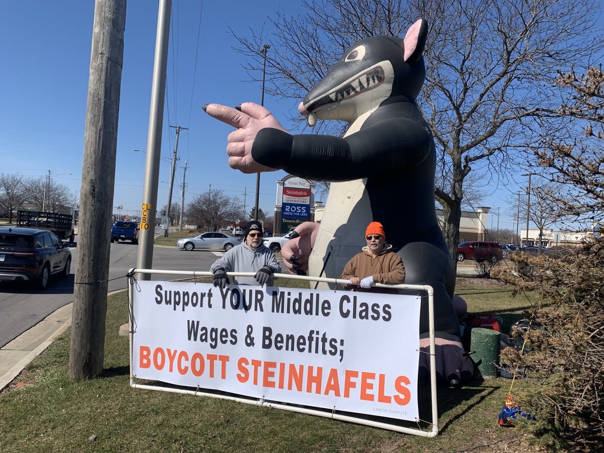 MidAmCarpenters's tweet image. The Steinhafels Boycott is growing. Mid-America Carpenters are now at 4 stores and with 4 different locals boycotting them for undercutting our hard-fought wages. We got #Local1185 in Orland Park, #Local250 in Crystal Lake, #Local272 in Downers Grove, and #Local58 in Schaumburg.