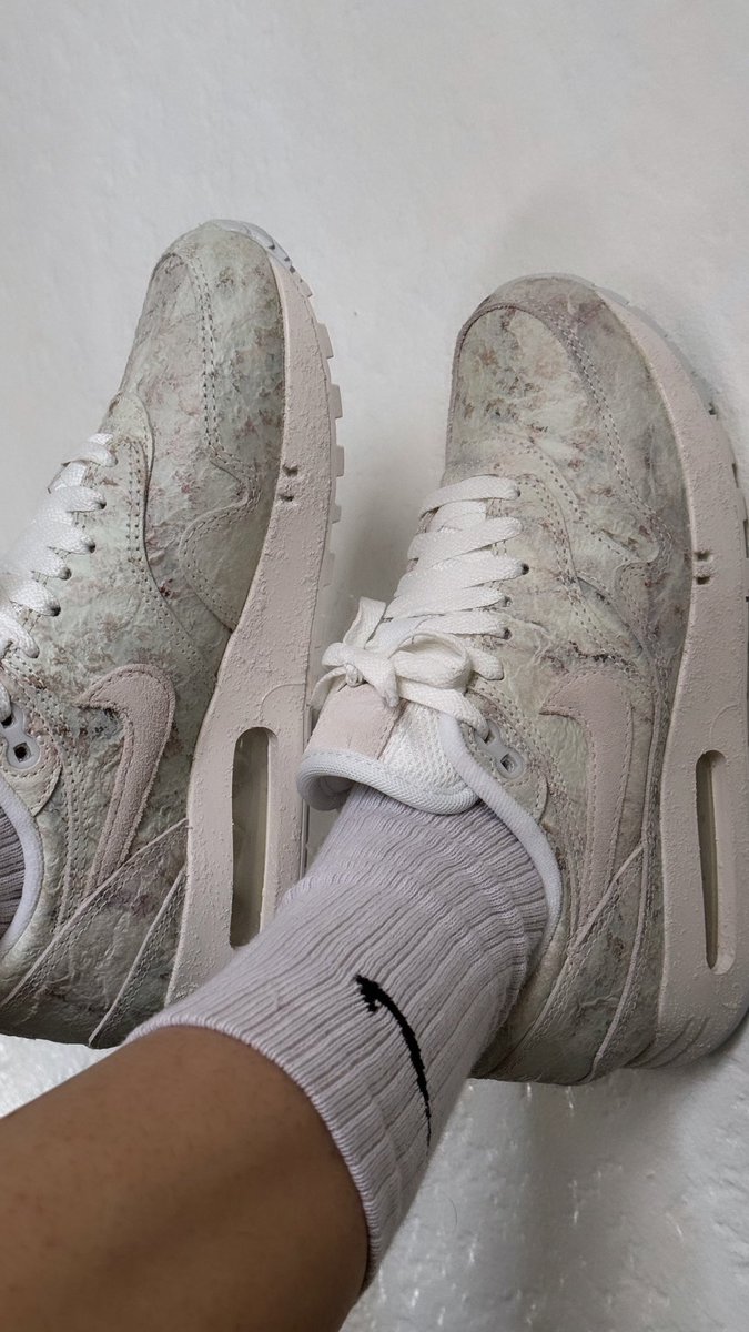 mmmeeze's tweet photo. shoes are a work of art, right? #marchMAXness
Nike Air Max 1 ‘86 Summit White and Phantom
@nikestore @hisexcellence79
#mailcall #kotd #AirMaxMonth #airmax #yoursneakersaredope #snkrskickcheck #snkrsliveheatingup #forthetoe #museum #sneakers https://t.co/dGm0FZ4PFV