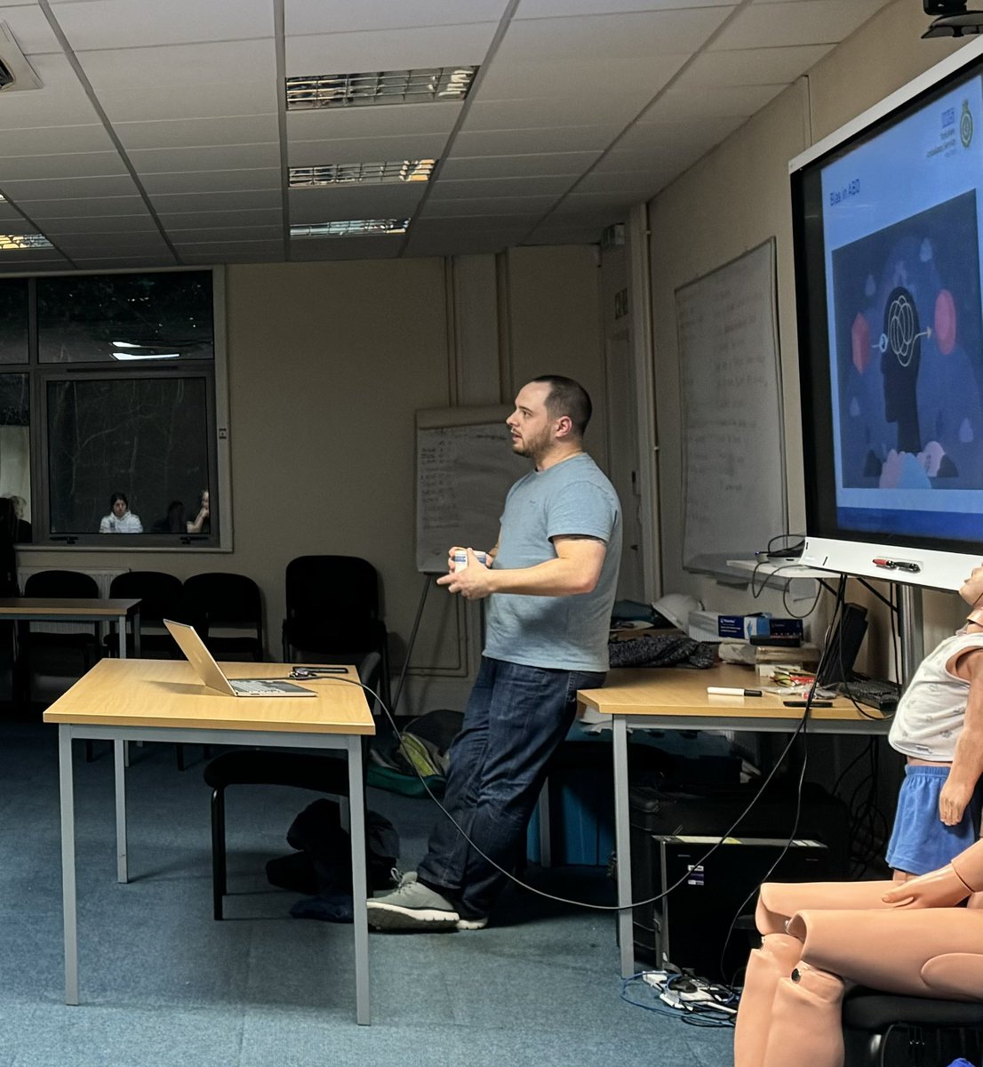 Awesome CPD tonight with one of our amazing Critical Care Paramedics on Acute Behavioural Disorder this evening! Huge thanks to Bel, <a href="/JBPara999/">JB</a> <a href="/CoP_Yorkshire/">CoP Yorkshire</a> <a href="/ZachDavies94/">Zach Davies</a>