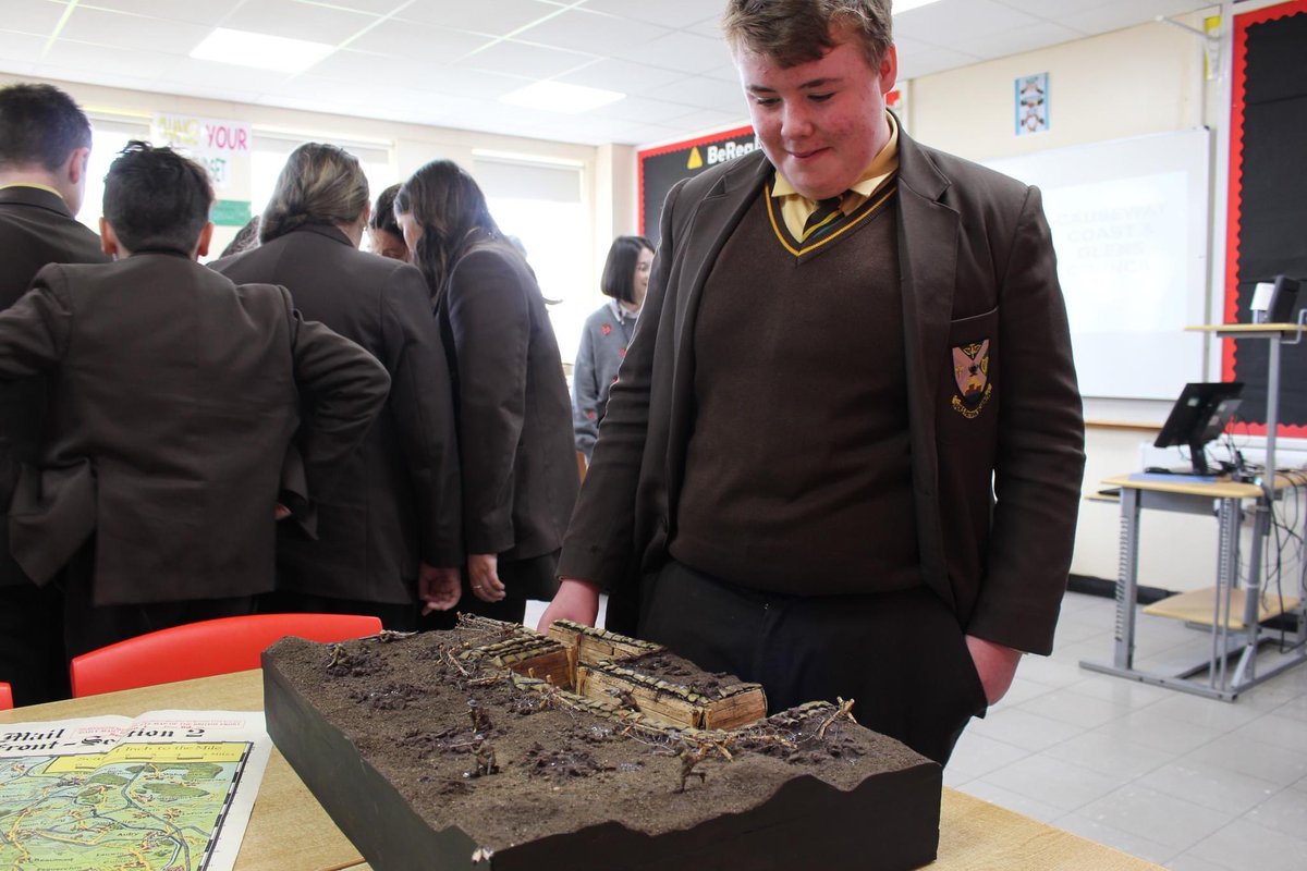 𝑾𝒐𝒓𝒍𝒅 𝑾𝒂𝒓 𝑶𝒏𝒆 Year 10 students enjoyed the visit of @CausewayCouncil Museum Services staff to @CpcBallycastle with some great WW1 artefacts. Students are currently exploring life in the trenches as they create their own trenches from recycled materials.