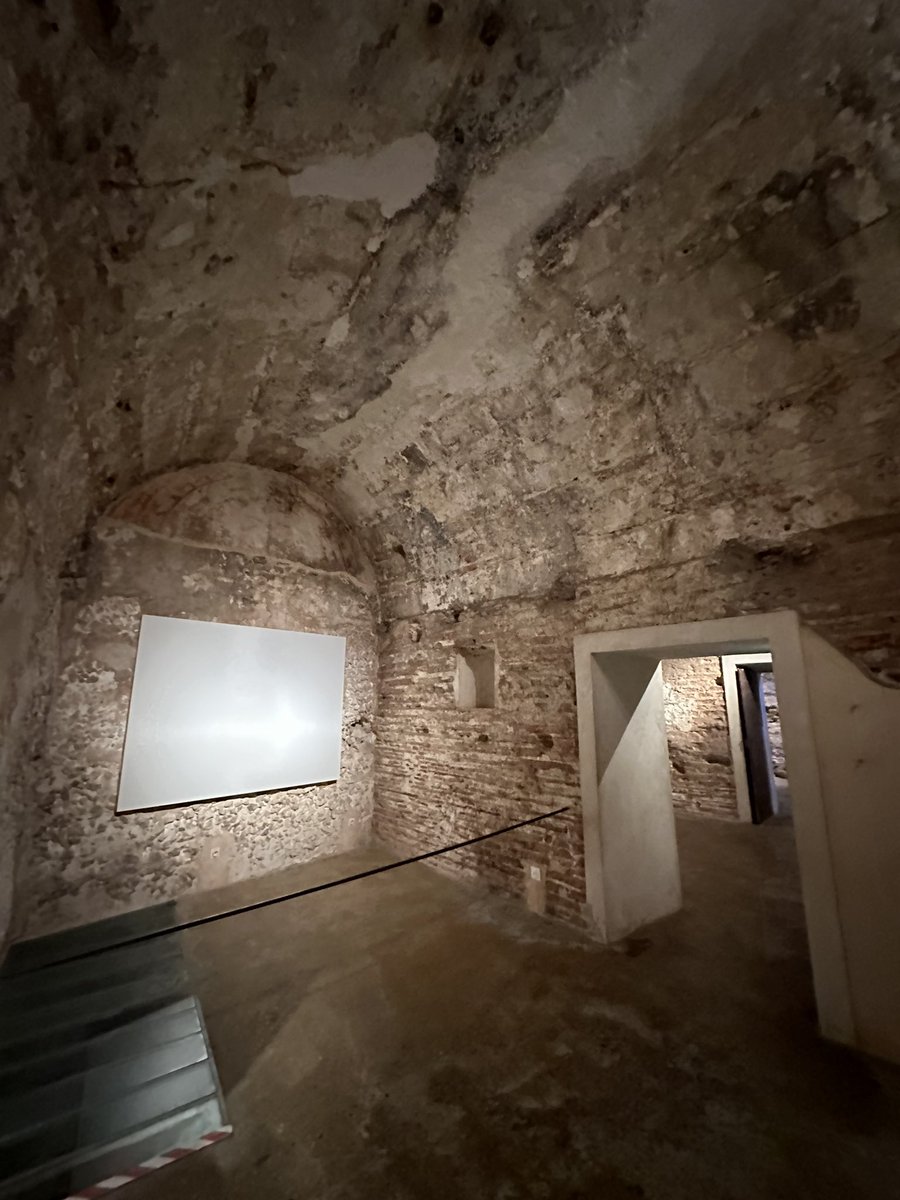 ENortonHistory's tweet photo. The early 17thC Fort Royal on Ile Sainte-Marguerite off the coast of Cannes, was built over the remains of Roman structures, with substantial Roman cisterns surviving beneath the fort. #roman #fortroyal #cannes #manintheironmask #romanempire #romanruins https://t.co/kIfiKfSckK