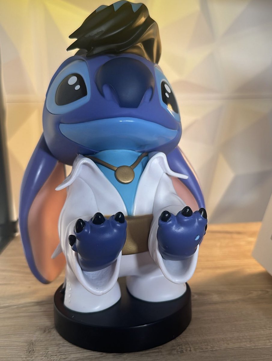 TheVoz4Real's tweet photo. New trading friend 💙 #ExquisiteGaming https://t.co/MJPfQ4ab1M