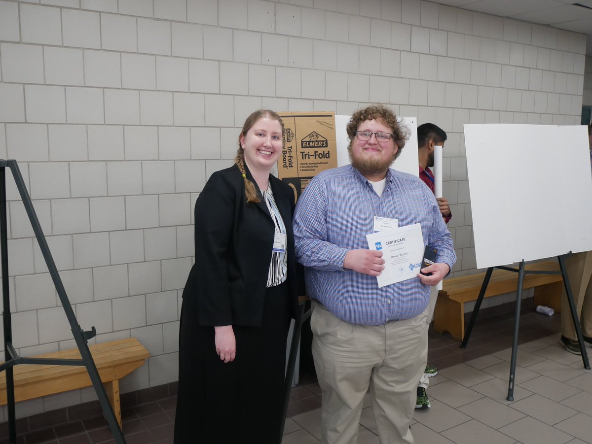 Exciting moments 📸 at the 40th UB Chemistry GSS poster session! Registration and abstract submission for the 41st @UBuffaloGSS are now OPEN! Don't miss out on this opportunity to showcase your research and connect with fellow scholars. ubchemgss.org