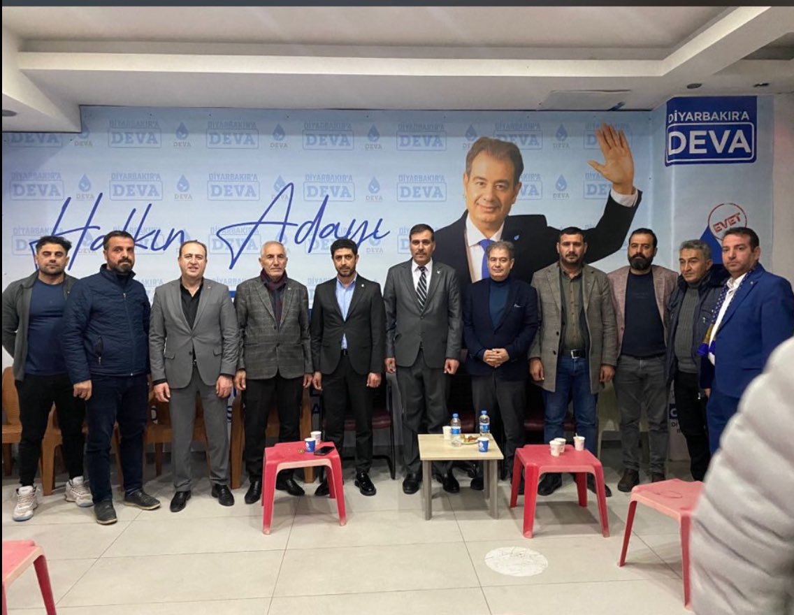 Yeniden  Refah Partisi Diyarbakir BB BşkAdayı  Hikmet Kaplan Başkanımız ve çalışma arkadaşları Bizleri  ziyarete geldiler nazik  ziyareti için Teşekkür ederiz. Diyarbakır   Yapılması gereken hizmetler hakında güzel bir sohbet oldu çok teşekkürler Başkanım . <a href="/alibabacan/">Ali Babacan</a>