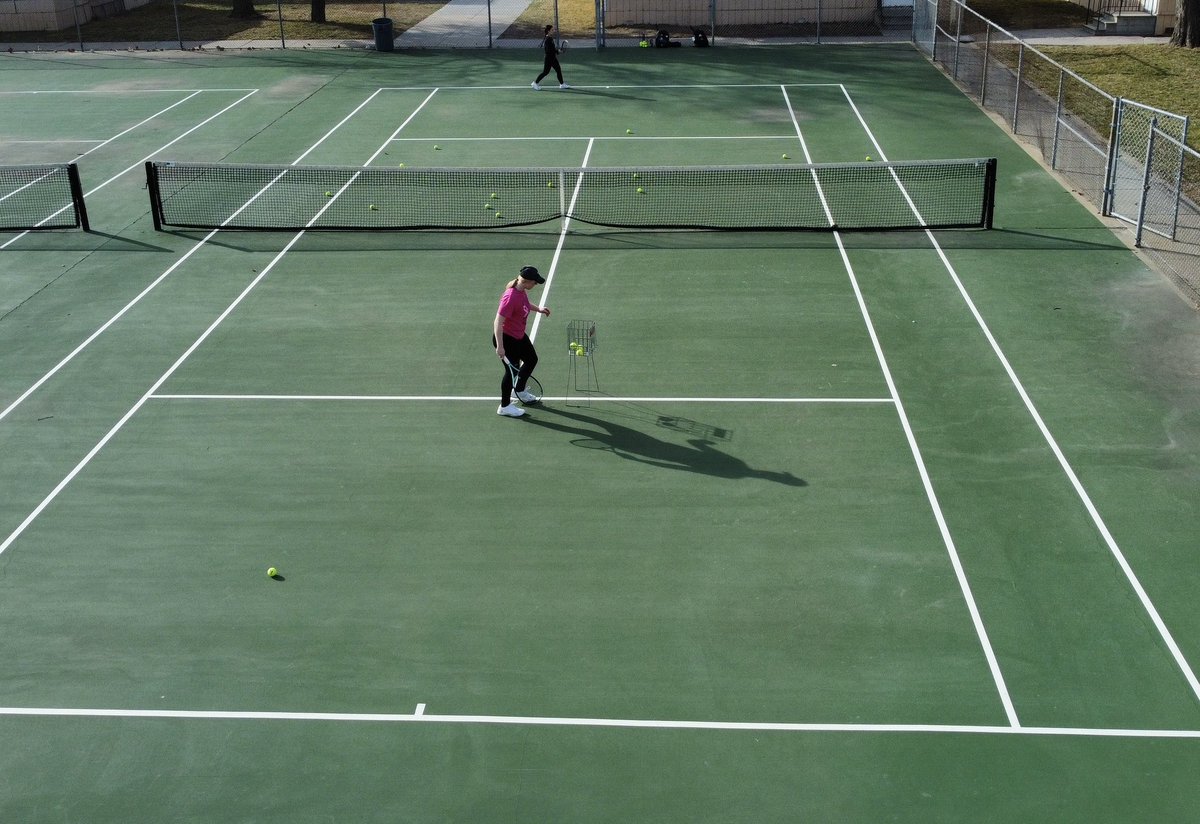 Burke Tennis taking advantage of the great weather to get some work in 🖤💛🎾 Go Dawgs! #WeAreBurke