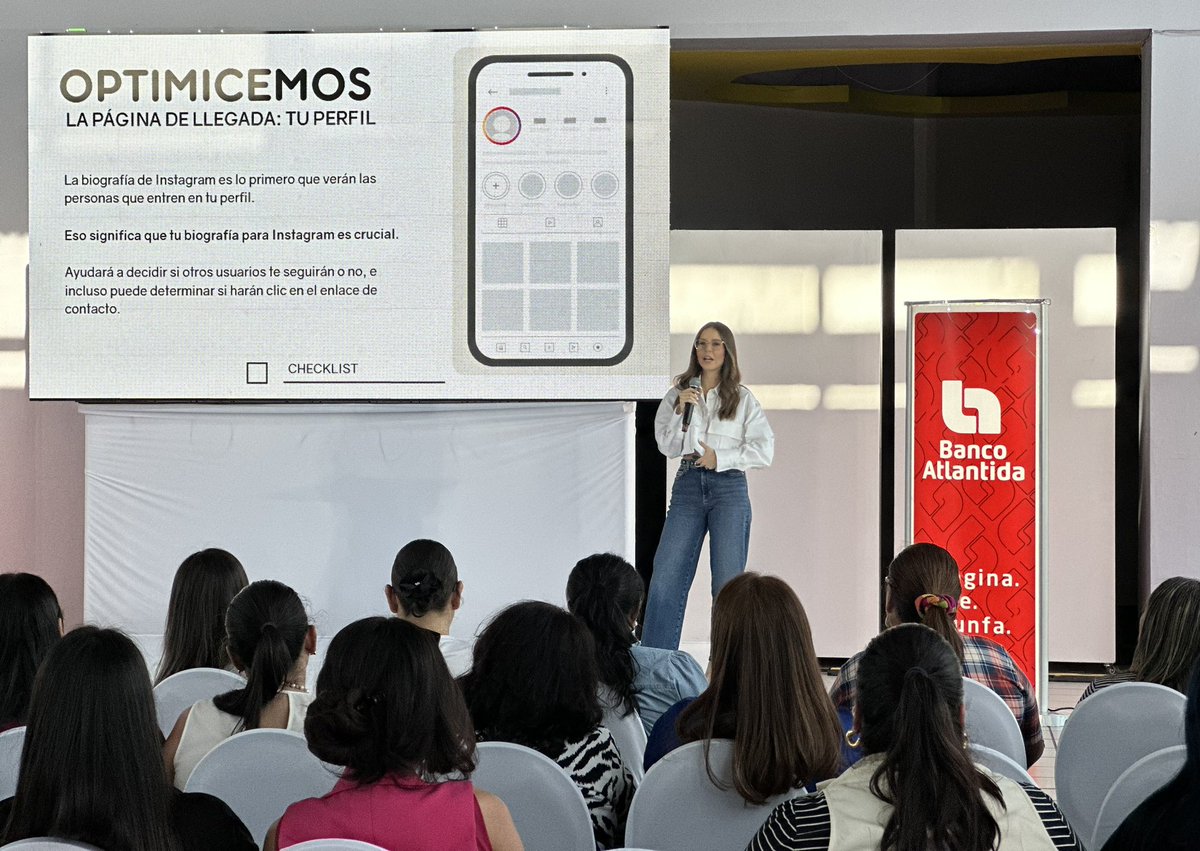 bancatlan's tweet photo. ✍🏻 La biografía de nuestros perfiles de negocios en redes sociales es muy importante, es la cara que damos a nuestros clientes.
 
Si quieres capacitarte en este u otro tema, inscríbete aquí: https://t.co/TzFMLrfuLF en Banca Comercial Pyme. 🔍
 #AliadasAtlántida https://t.co/StkJZaaD1X