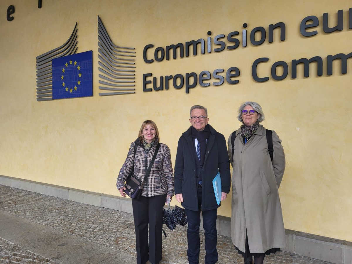 A Bruxelles avec @Sylvie_Dubois_ et @KGloanecMaurin : rencontres avec des responsables européens, dont le commissaire @NicolasSchmitEU pour échanger sur l'avenir de l'Union Européenne, des fonds européens et de l'accès aux soins. Des valeurs humanistes et sociales partagées.