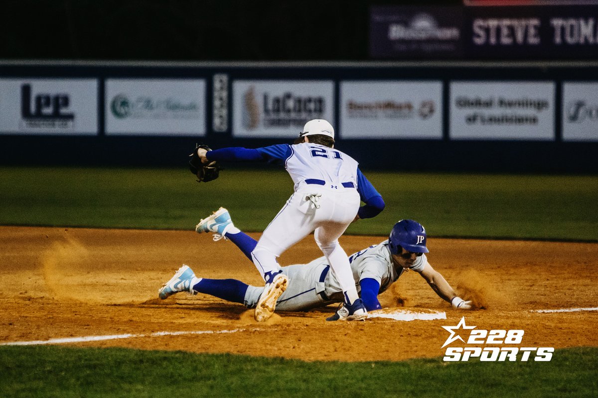 228Sports's tweet photo. Monday night's matchup ended with a 3-0 victory for the #Greyhounds against the #Patriots! ⚾💥 Take a look at these moments from the game between #OceanSprings and #JacksonPrep. 📸 Photos by Kirstie Goodman / #228Sports https://t.co/4jbKVvosfA