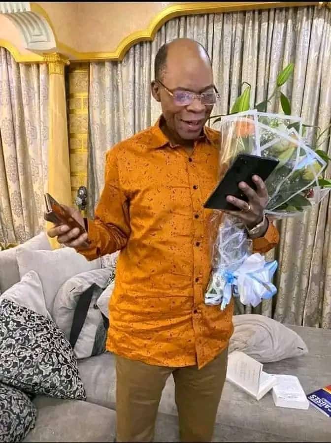 Mbujimayi merci,le peuple gagne toujours,la justice de Dieu existe toujours,ce soir,juste dire merci à  Dieu et, à vous mes frères de Mbujimayi,c'est mon devoir de vous défendre et défendre vos intérêts,notre province doit décoller,soyons tous derrière Fatshi béton,pas d'excuses