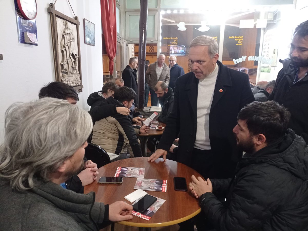 omerturanbtp's tweet image. #Ramazan ‘ın 2. günü akşam #pelitli’de de çalışmalarımız yoğun ve çok verimli bir şekilde devam etti kafelerde çay ocaklarında Gnl bşk Hüseyin Baş’ın selamını iletip halkımızla sıcak samimi diyaloglar kuruyor desteklerini alıyoruz