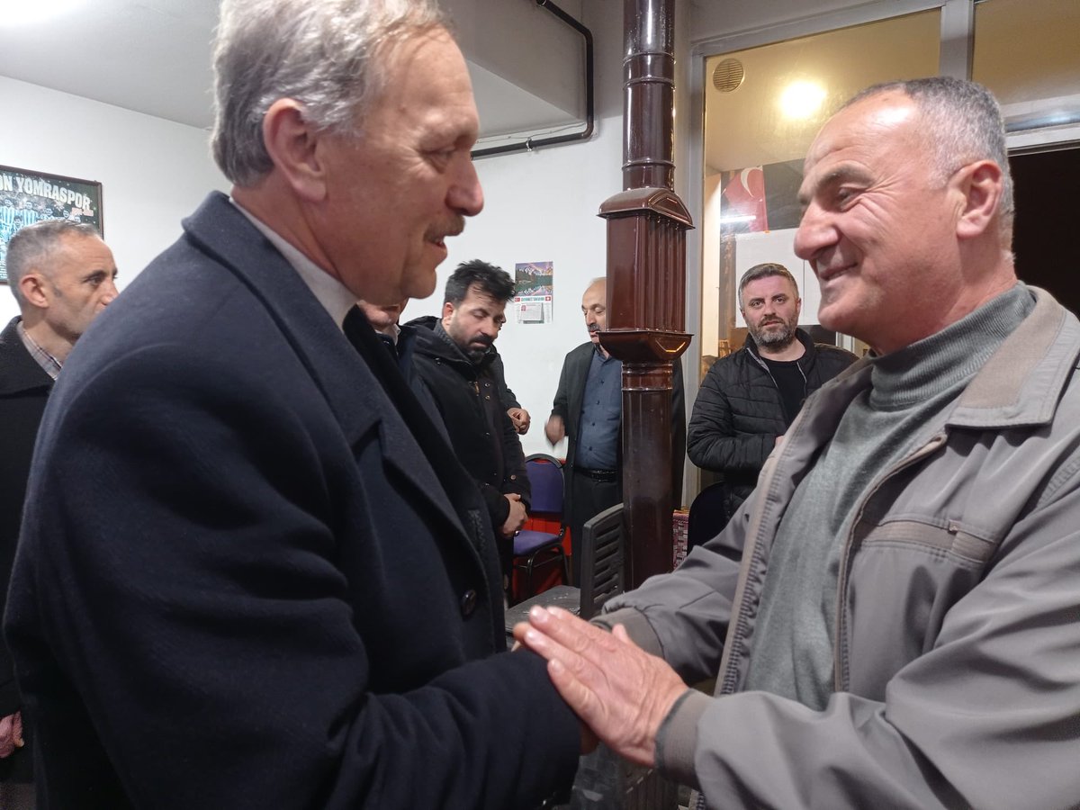 omerturanbtp's tweet image. #Ramazan ‘ın 2. günü akşam #pelitli’de de çalışmalarımız yoğun ve çok verimli bir şekilde devam etti kafelerde çay ocaklarında Gnl bşk Hüseyin Baş’ın selamını iletip halkımızla sıcak samimi diyaloglar kuruyor desteklerini alıyoruz