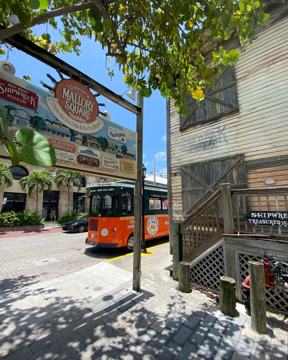 Step into the vibrant energy of Mallory Square, where every entrance promises an adventure waiting to unfold. 🌴 Learn more about everything Mallory Square has to offer ⬇️ buff.ly/3TxwMe1