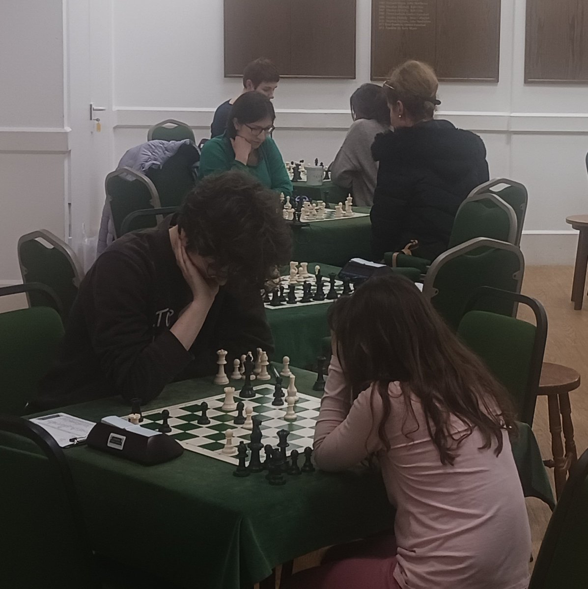 Our Women's team is trying to get their first win of the season, after some well earned draws against stronger clubs.

8 year-old superstar Charlotte won her game and new club member Swati was looking to convert her advantage on the top board!