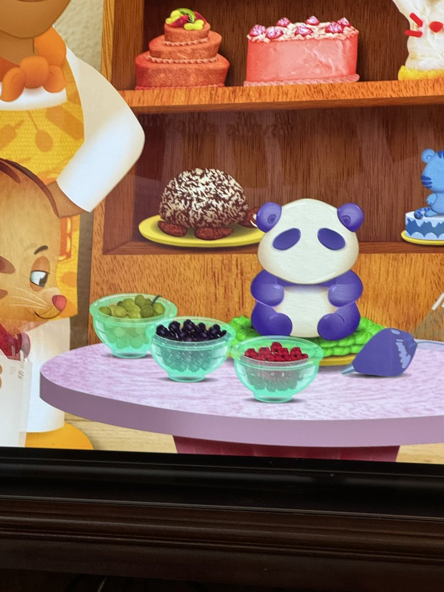 BluntsWithHash's tweet photo. @anus turtle cake in my kids show. https://t.co/4BDQ2lfU8Q