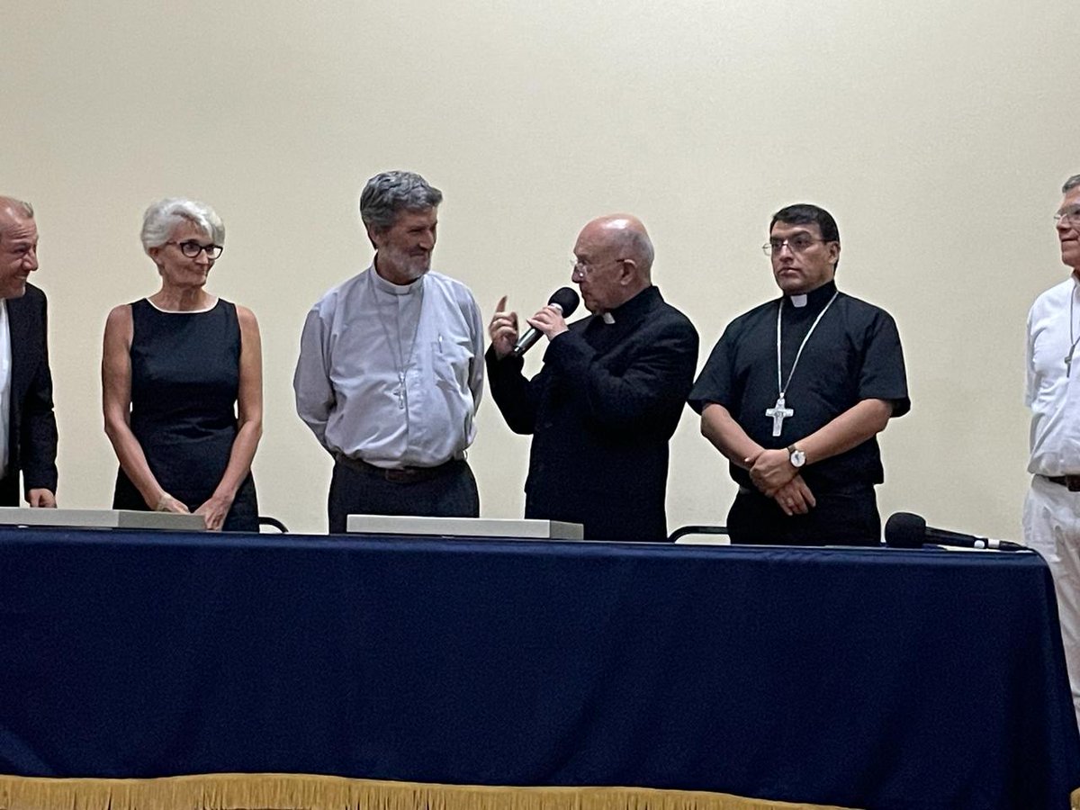 resucitaperu's tweet photo. ¡Felicidades Cardenal Pedro Barreto por este merecido reconocimiento!
Su compromiso con la ecología y los derechos humanos lo convierten en una voz profética en la Iglesia y un ejemplo inspirador para todos.
@ComisionCeas https://t.co/n3k9fPYLwN