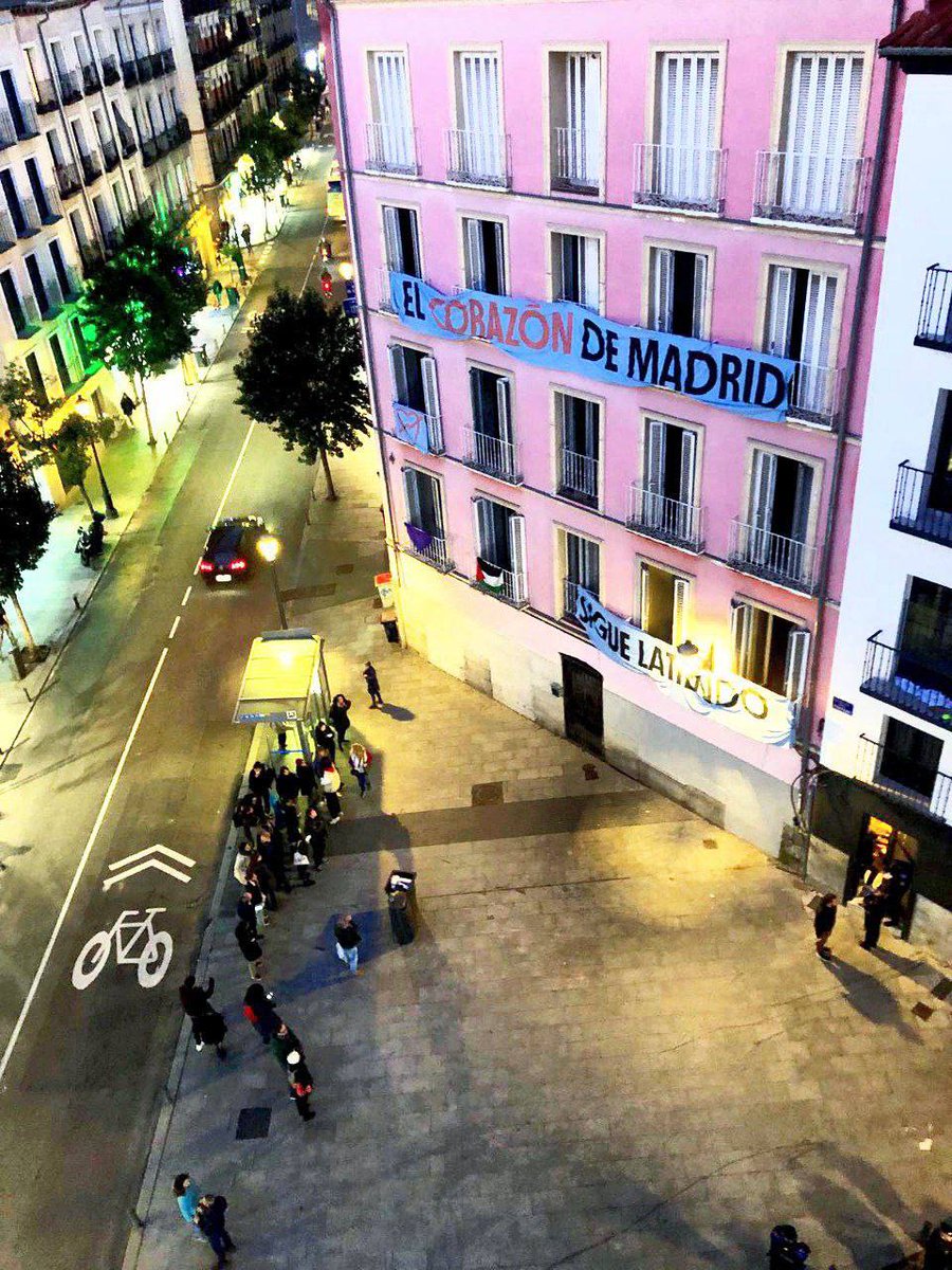 1/ ✨ Queremos dar las gracias por el recibimiento que hemos tenido. Tanto a los colectivos que nos han apoyado como a las personas que nos han escrito o se han acercado a saludarnos. Madrid tenía ganas de un centro social en el centro, y se nota.