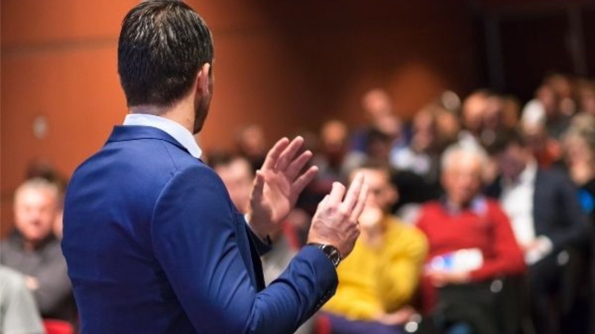 Public Speaking Course Toronto

Elevate your public speaking prowess through dynamic courses in Toronto.

More:- torontosingingacademy.com/public-speakin…

#PublicSpeakingToronto #TorontoCourses #CommunicationSkills #PresentationTraining #SpeakingSuccess