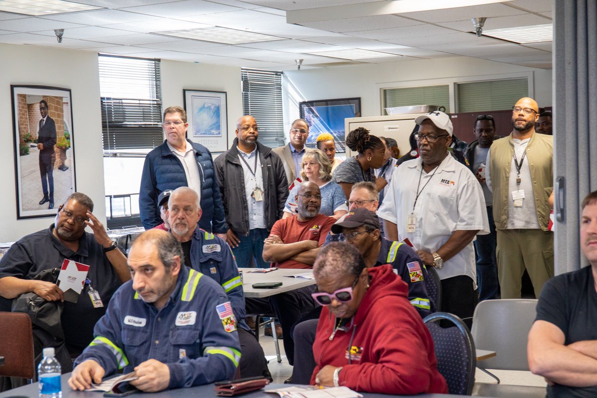 Holly Arnold tweet media