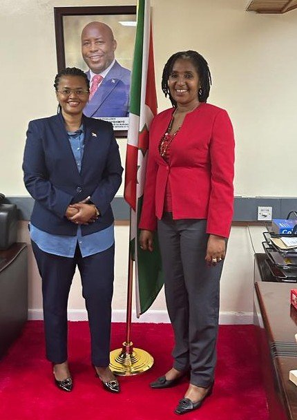 S.E Mme l'Ambassadeur @EvelyneHabonim1  a accueilli le mardi 12 mars 2024, à l'Ambassade du #Burundi au #Kenya, Madame Générose KIYAGO, Président de la Cour des Comptes au #Burundi, qui est en mission de travail au #Kenya.