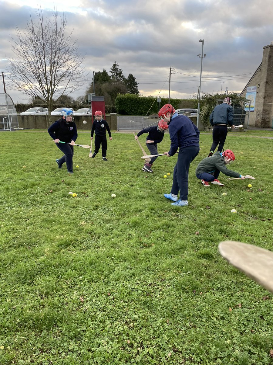 @DelvinGaa schools update:

Continuing to work hard on hurling skills in @ErnansNs, St. Tola’s N.S. & Crowenstown N.S.

Lots of youngsters showing serious signs of improvement!

@coachingwh @gaaleinster