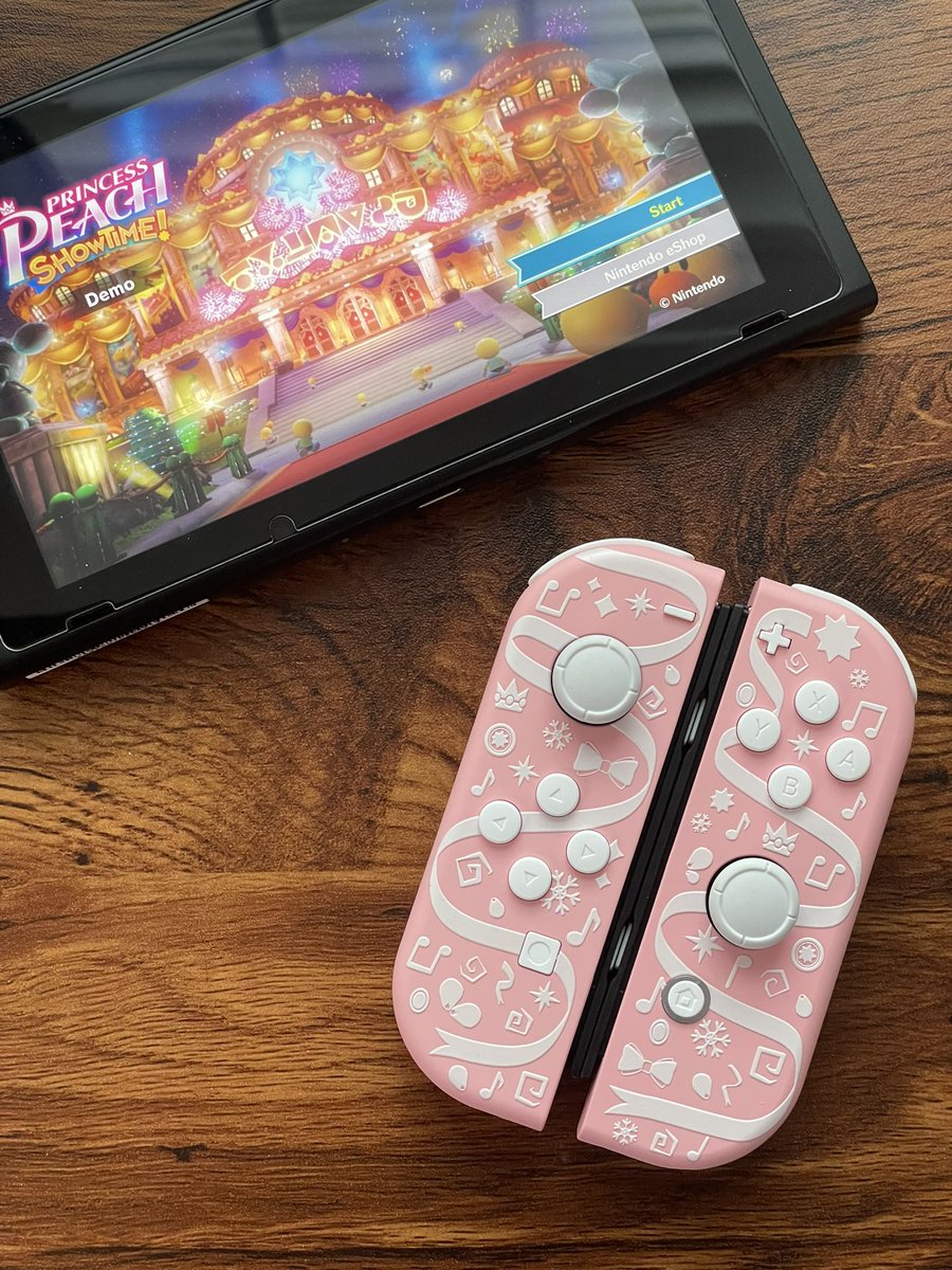 GameTraderZero's tweet photo. #PrincessPeachShowtime Joy-Cons. https://t.co/OtUllRwPJb