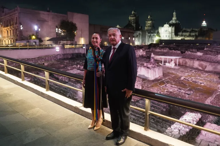 contralinea's tweet photo. 🧵 - Cuentas #bots de #Facebook empleadas como parte de la estructura de la #GuerraSucia contra la candidata presidencial @Claudiashein, contra el presidente @lopezobrador_ y sus hijos, conectarían con la empresa #MWGroup, de la que es socia Ximena Céspedes Arboleda, presidenta del Comité de Difusión de la @Coparmex, revela un análisis del consultor independiente Julián Mazoy
Lee aquí 👉 https://t.co/0B2Zz2UgYl
Más información en #ContralíneaTV 👉 https://t.co/tUGQewUVjA