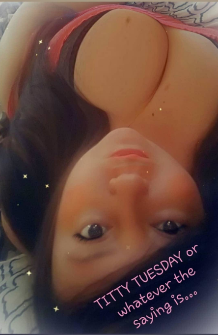 I will be LIVE for Titty Tuesday on my FREE OF at 2pm EST! Dont miss some topless gaming and flirty fun<a href="/tag/birthday"class="tags"><span>#birthday</span></a><a href="/tag/camgirl"class="tags"><span>#camgirl</span></a><a href="/tag/findom"class="tags"><span>#findom</span></a><a href="/tag/onlyfans"class="tags"><span>#onlyfans</span></a>