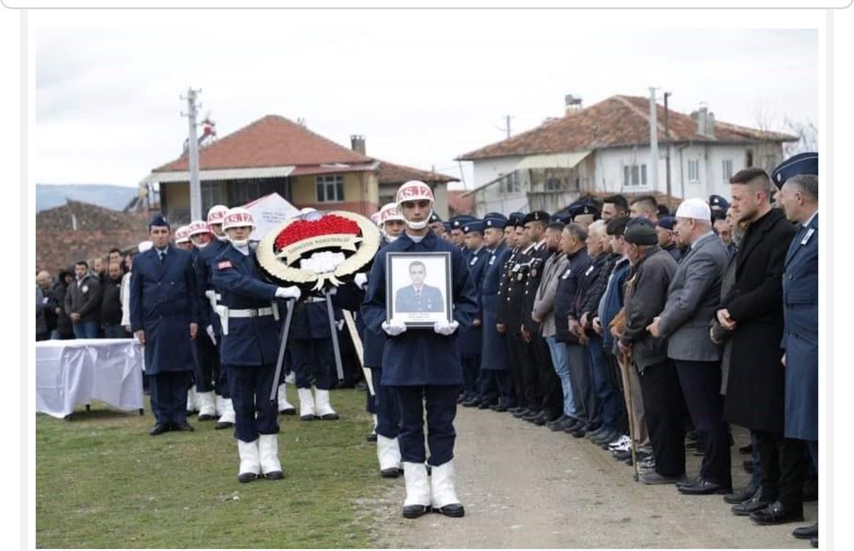 Hakkâri’nin Yüksekova ilçesinde görev yapan 
Uzman Çavuş İsmail Yılmaz nikâh işlemlerini yaptırmak için Gediz ilçesine bağlı Gümüşlü Köyünde bulunan baba ocağına geldi. Burada ailesi ile hasret gideren Uzman Çavuş daha sonra rahatsızlandı. Ailesi tarafından Gediz Devlet